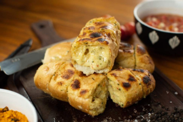 Brazilian garlic bread